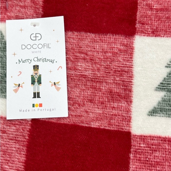 Docofil - ‘Christmas Trees’ luxurious throw. 51” x 67”. NWT. Firm! - Picture 3 of 4